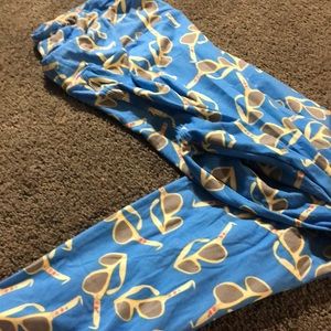 Lularoe TC leggings- hardly worn! Sunglasses